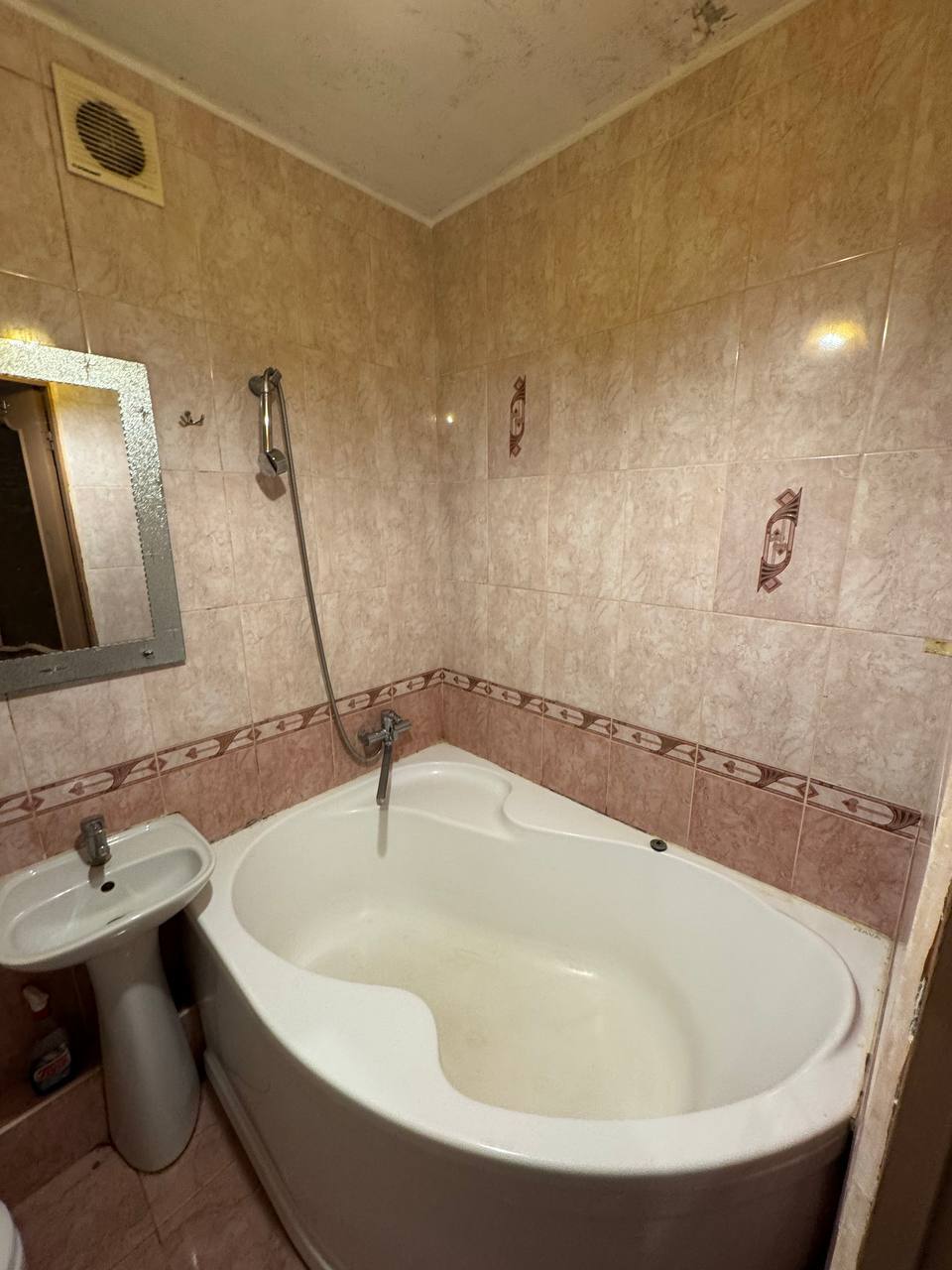 Продаж 1-кімнатної квартири 32 м², Будівельників вул.