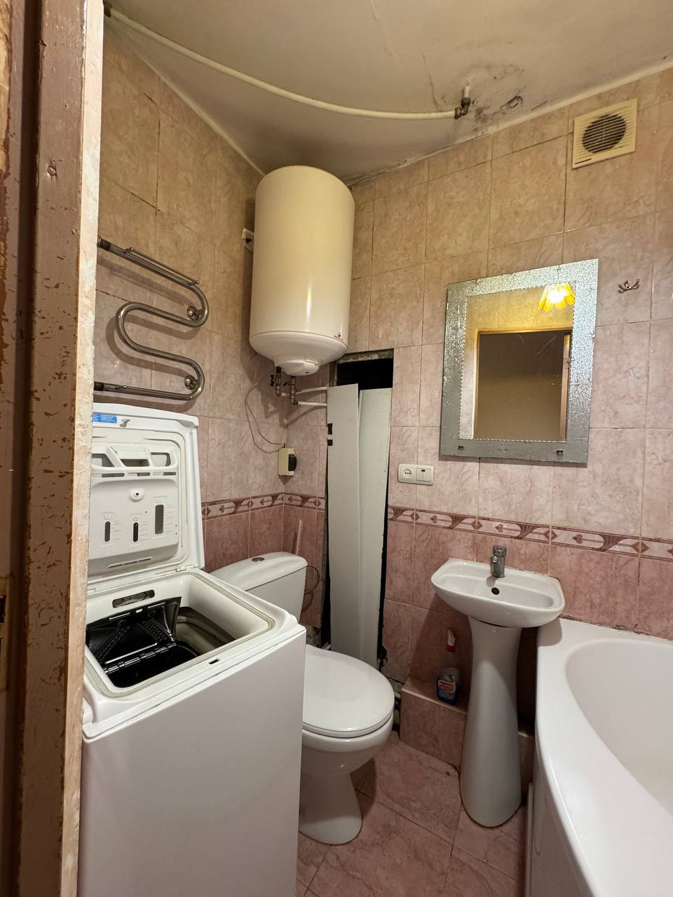 Продаж 1-кімнатної квартири 32 м², Будівельників вул.