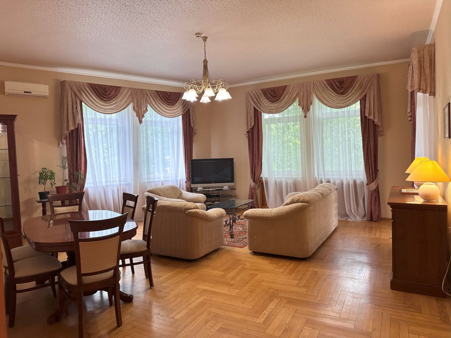 Оренда 4-кімнатної квартири 155 м², Обсерваторна вул., 10