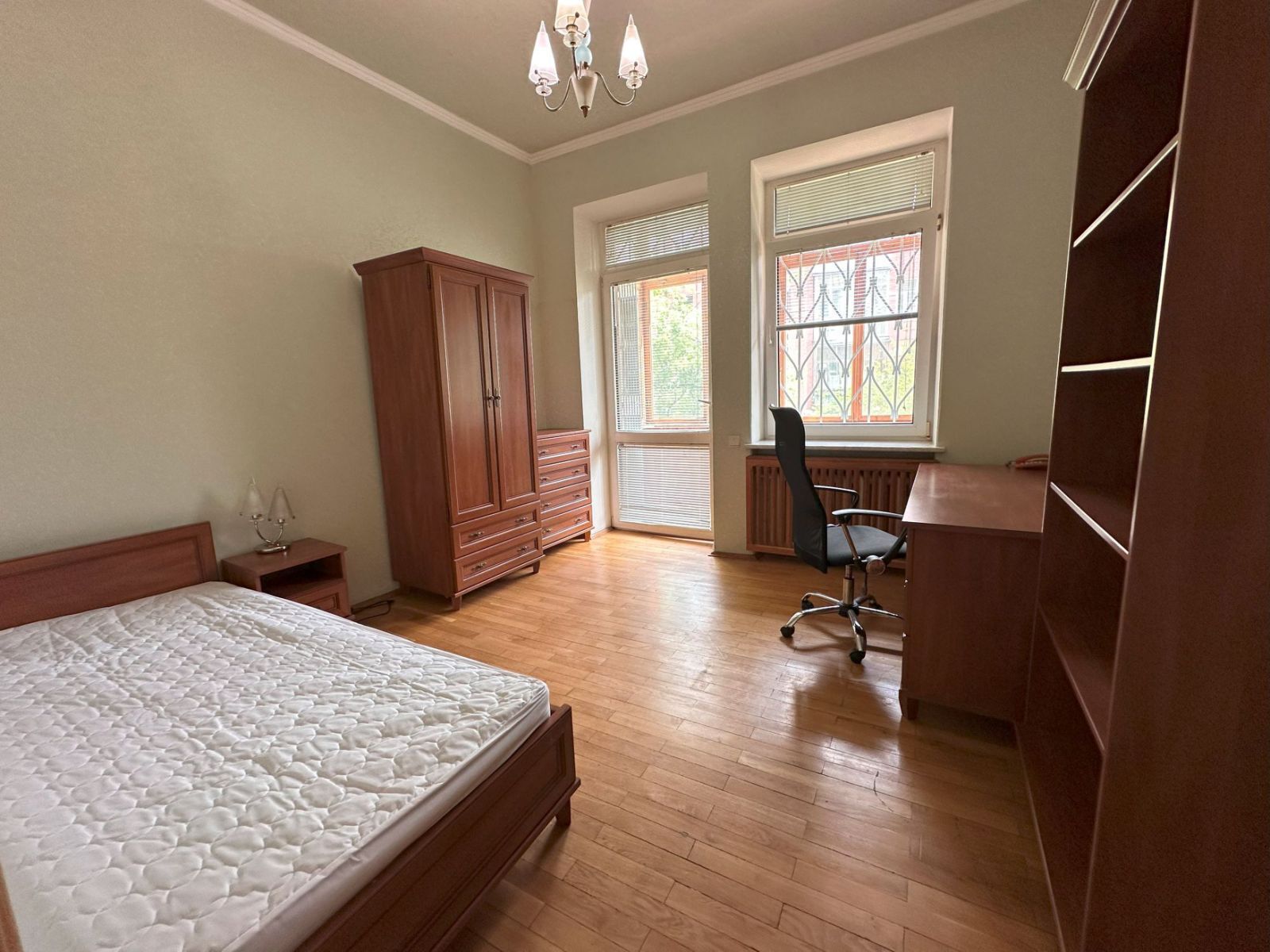 Оренда 4-кімнатної квартири 155 м², Обсерваторна вул., 10