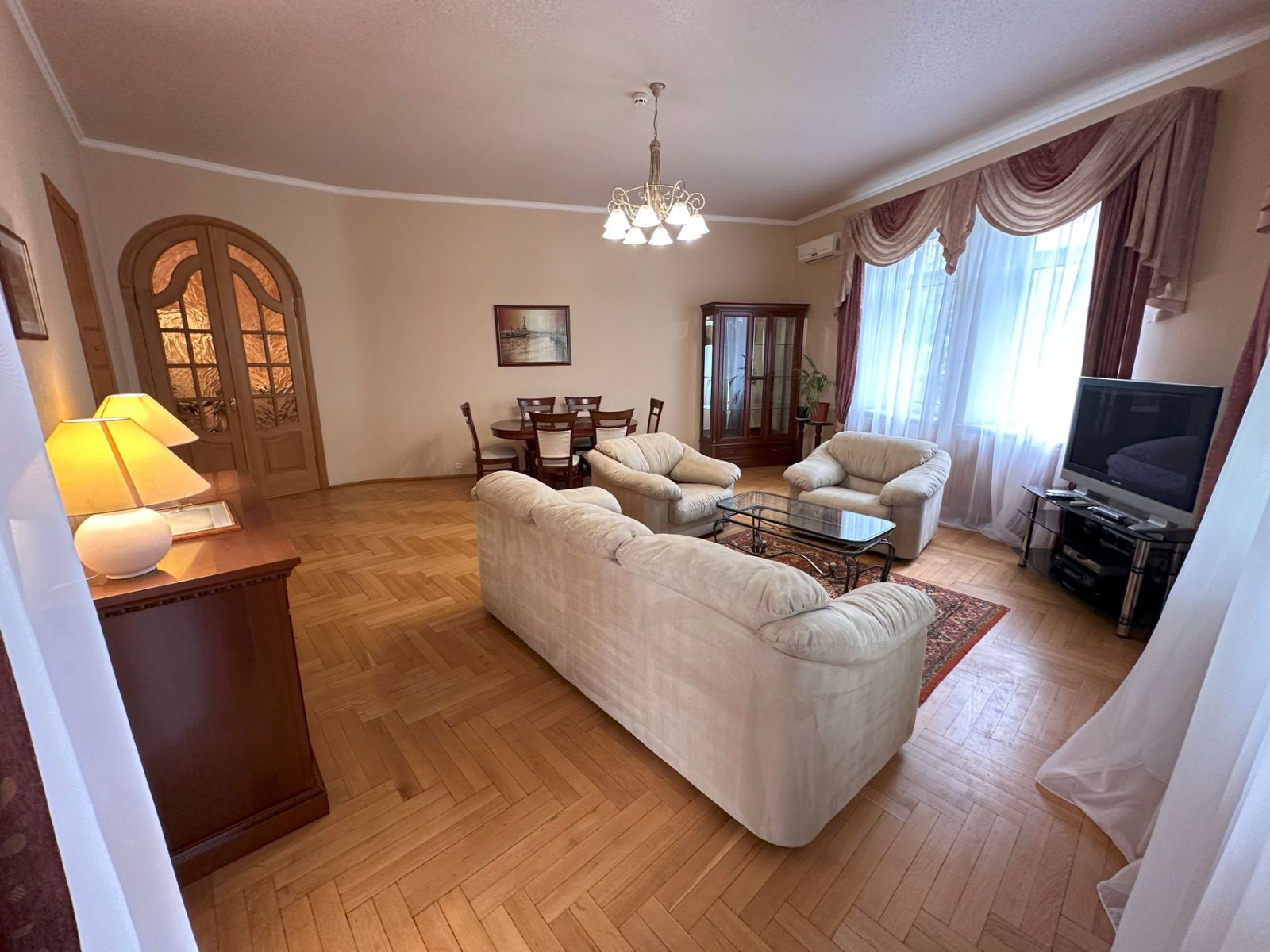 Оренда 4-кімнатної квартири 155 м², Обсерваторна вул., 10