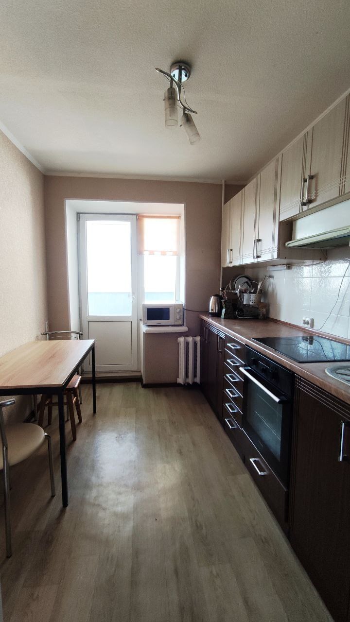 Оренда 3-кімнатної квартири 72 м², Запорізьке шосе