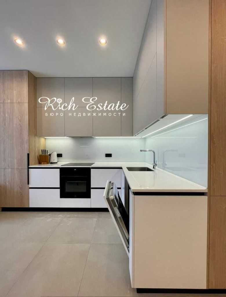 Аренда 3-комнатной квартиры 86 м², Предславинская ул., 57
