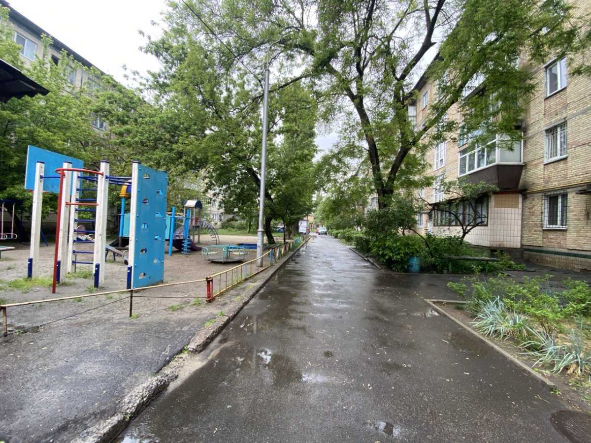 Продажа 3-комнатной квартиры 62 м², Валентина Серова ул., 30А