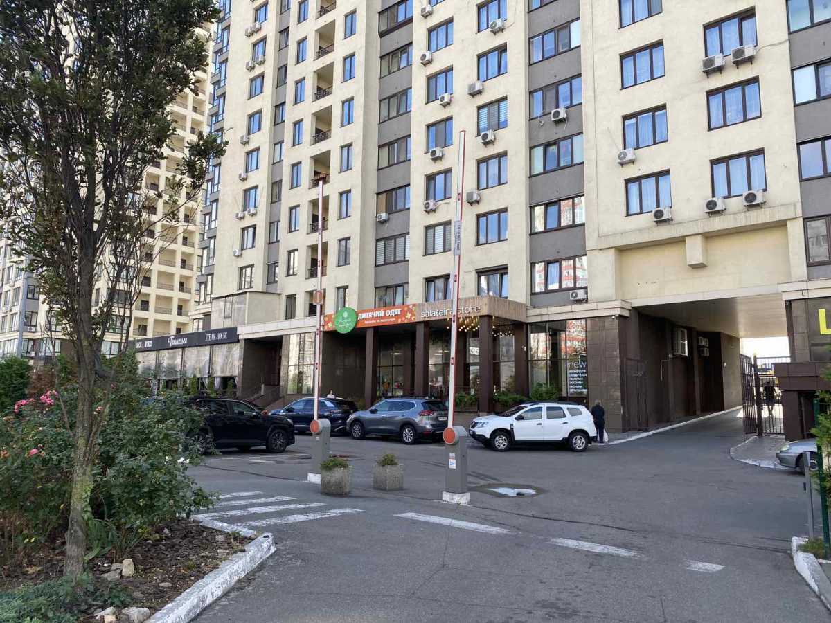 Оренда іншого торгівельного приміщення 100 м², Степана Ковніра вул., Рудницького, 19