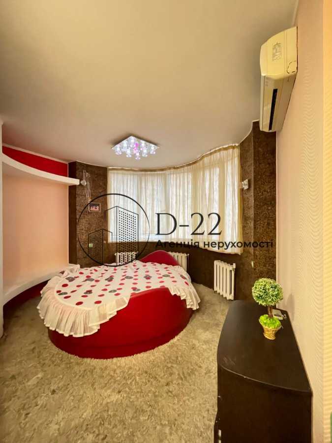 Продаж 3-кімнатної квартири 112 м², Миколи Бажана просп., 1М