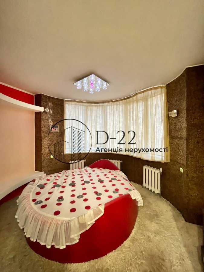 Продаж 3-кімнатної квартири 112 м², Миколи Бажана просп., 1М