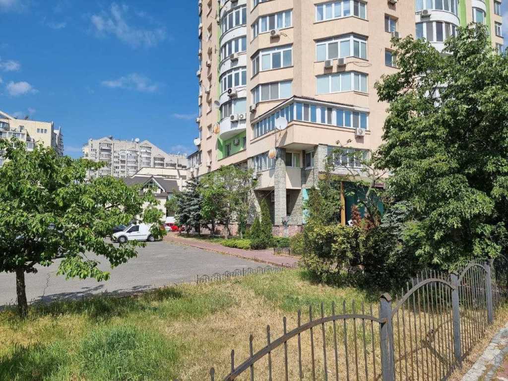 Продаж будівлі іншого призначення 710 м², Героїв Сталінграда просп., 12Д