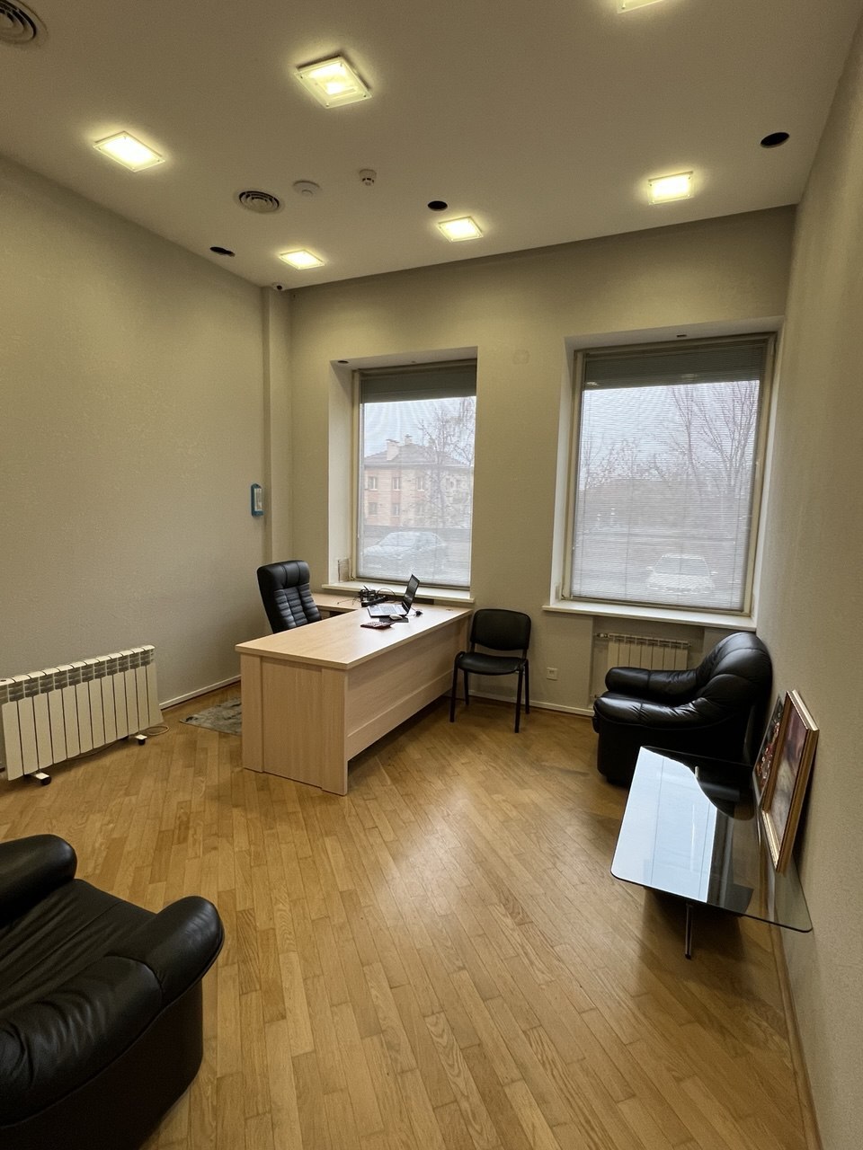 Продаж офісу 165 м², Архітектора Дольника вул.