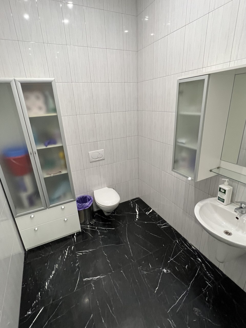 Продаж офісу 165 м², Архітектора Дольника вул.