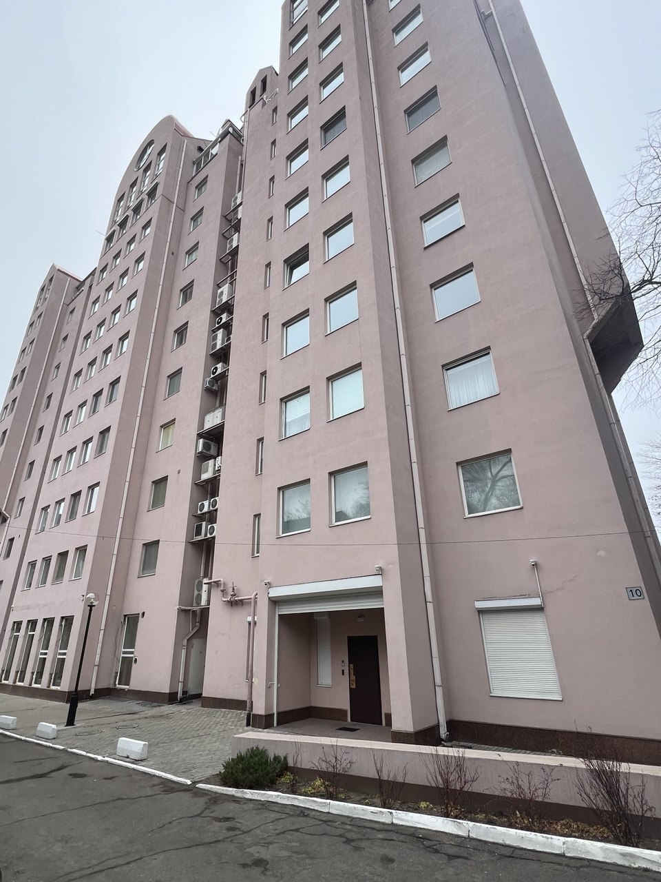 Продаж офісу 165 м², Архітектора Дольника вул.