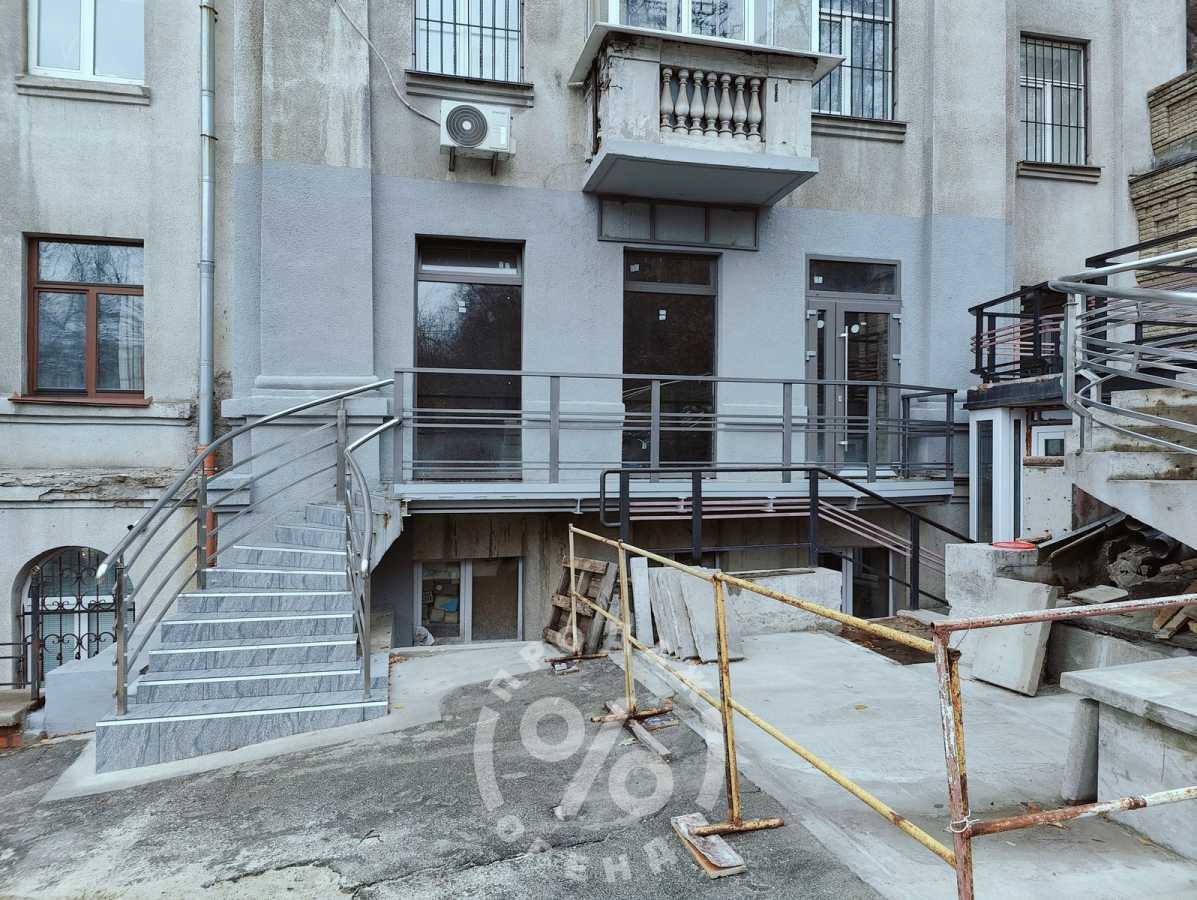 Оренда іншого торгівельного приміщення 110 м², Шовковична вул., 38