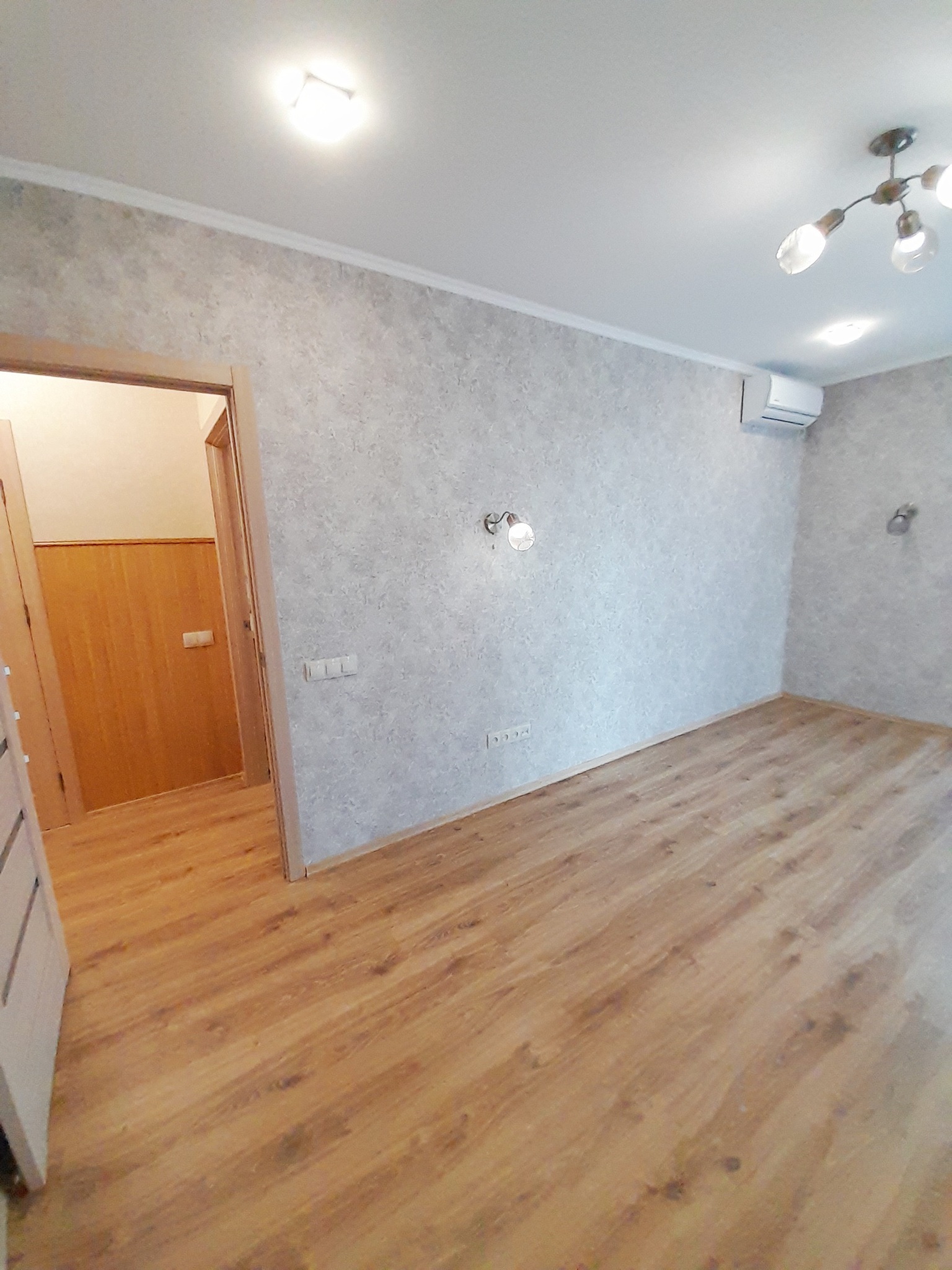 Продажа 2-комнатной квартиры 65 м², Набережная Победы ул.