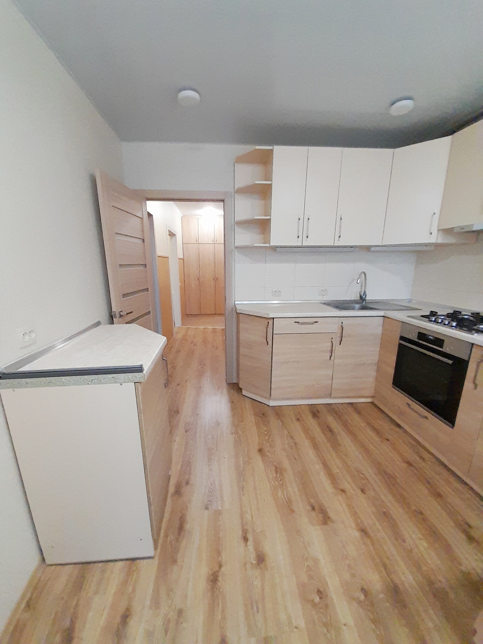 Продажа 2-комнатной квартиры 65 м², Набережная Победы ул.