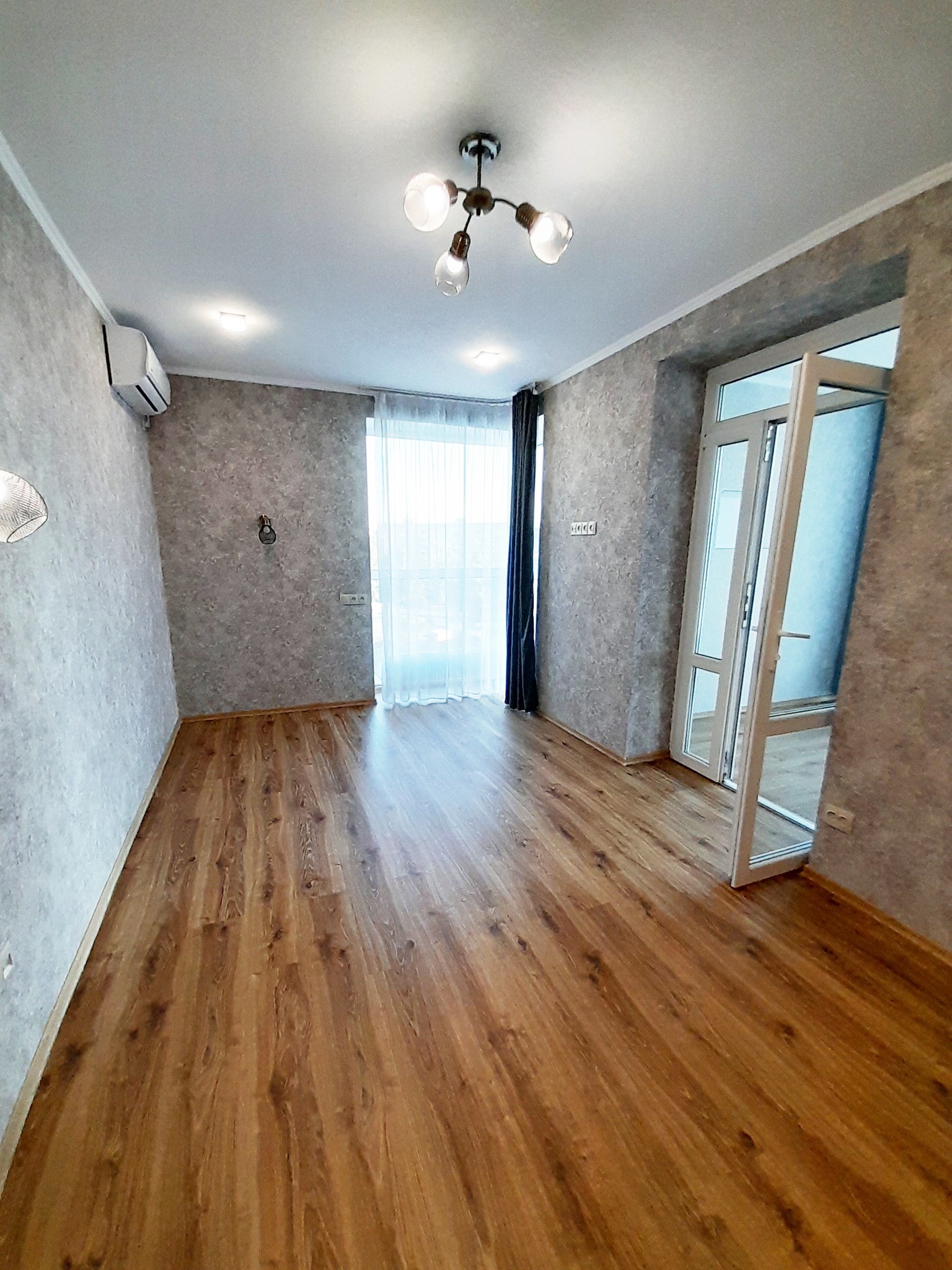 Продажа 2-комнатной квартиры 65 м², Набережная Победы ул.