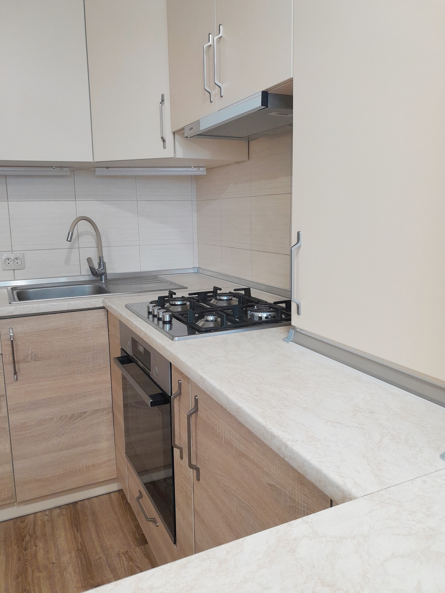 Продажа 2-комнатной квартиры 65 м², Набережная Победы ул.