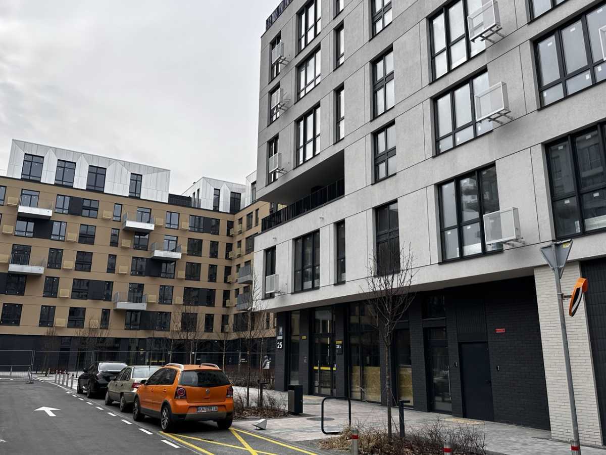 Продажа 1-комнатной квартиры 47 м², Салютная ул., 2б
