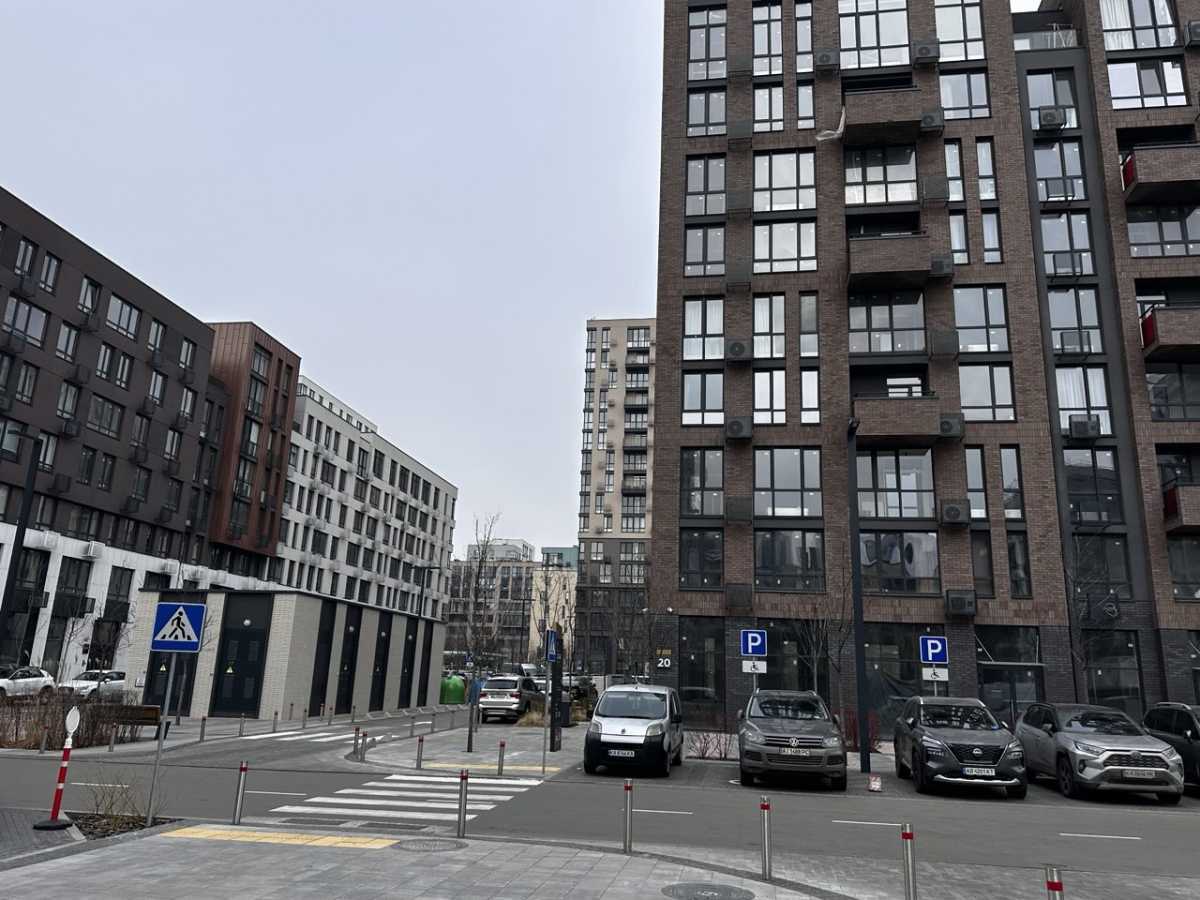Продажа 1-комнатной квартиры 47 м², Салютная ул., 2б