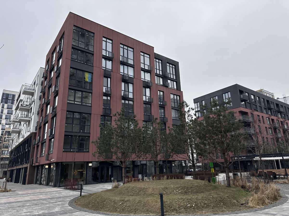 Продажа 1-комнатной квартиры 47 м², Салютная ул., 2б