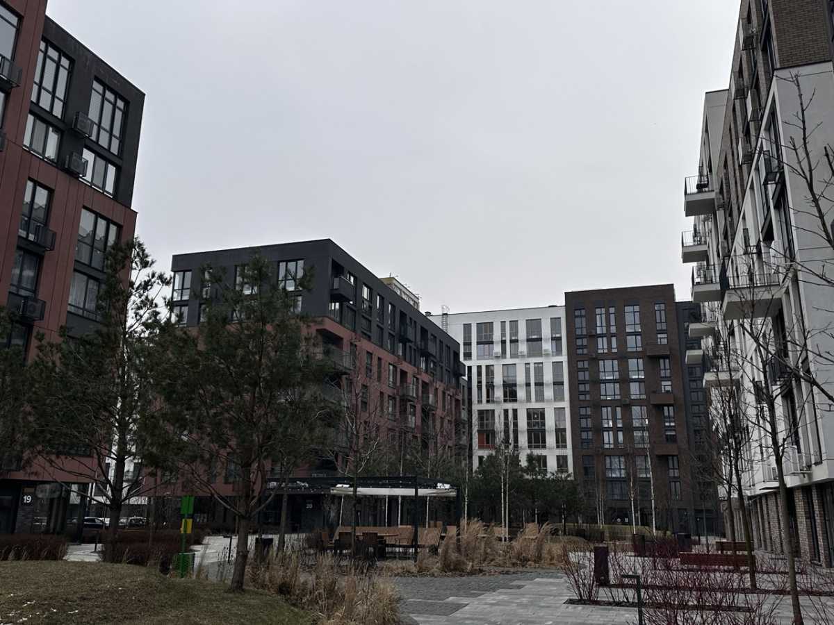 Продажа 1-комнатной квартиры 47 м², Салютная ул., 2б