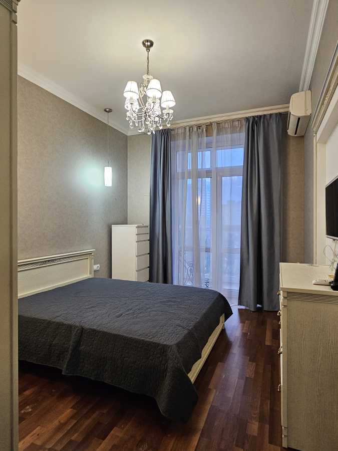 Аренда 3-комнатной квартиры 72 м², Дружбы Народов бул., 18/7