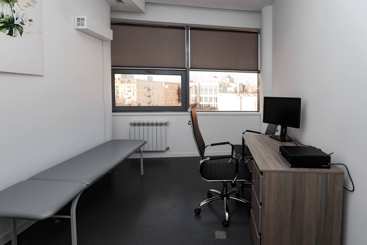 Продаж комерції 485 м², Ломаний (центр) пров., 2