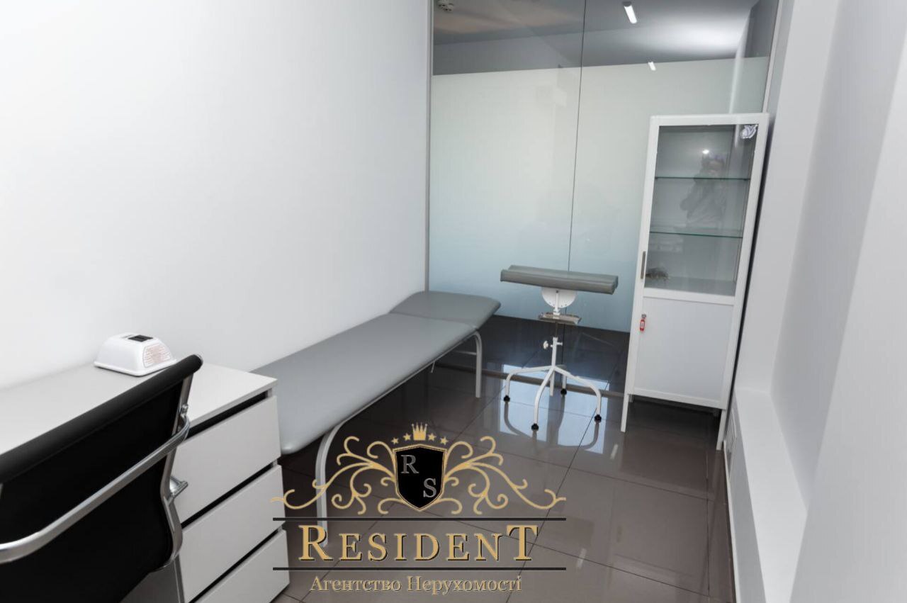 Продаж комерції 485 м², Ломаний (центр) пров., 2