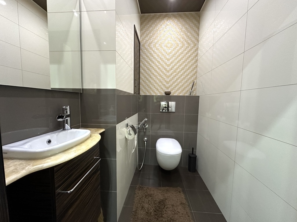 Аренда 3-комнатной квартиры 112 м², Днепровская наб., 14Б