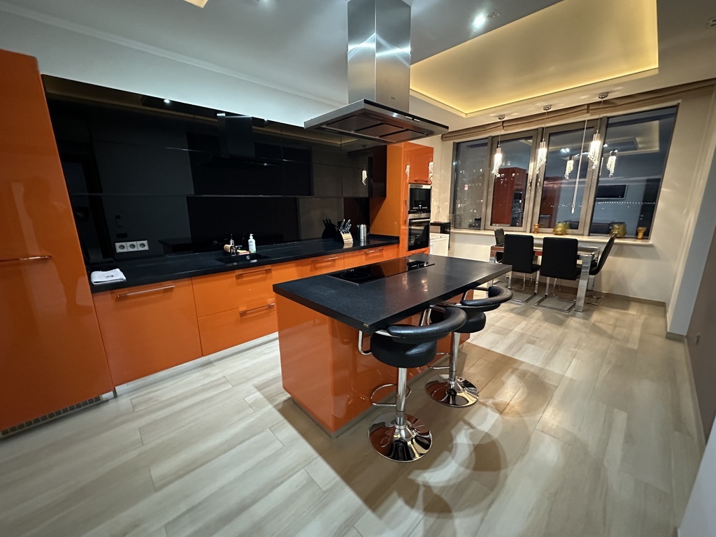 Аренда 3-комнатной квартиры 112 м², Днепровская наб., 14Б