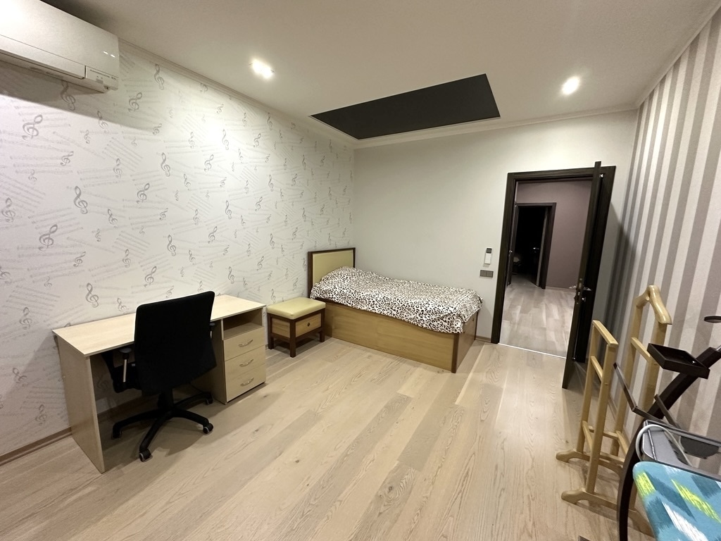 Аренда 3-комнатной квартиры 112 м², Днепровская наб., 14Б