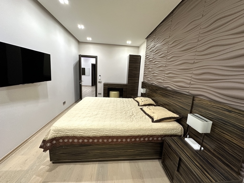Аренда 3-комнатной квартиры 112 м², Днепровская наб., 14Б