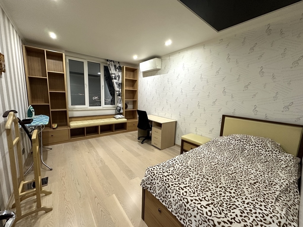 Аренда 3-комнатной квартиры 112 м², Днепровская наб., 14Б