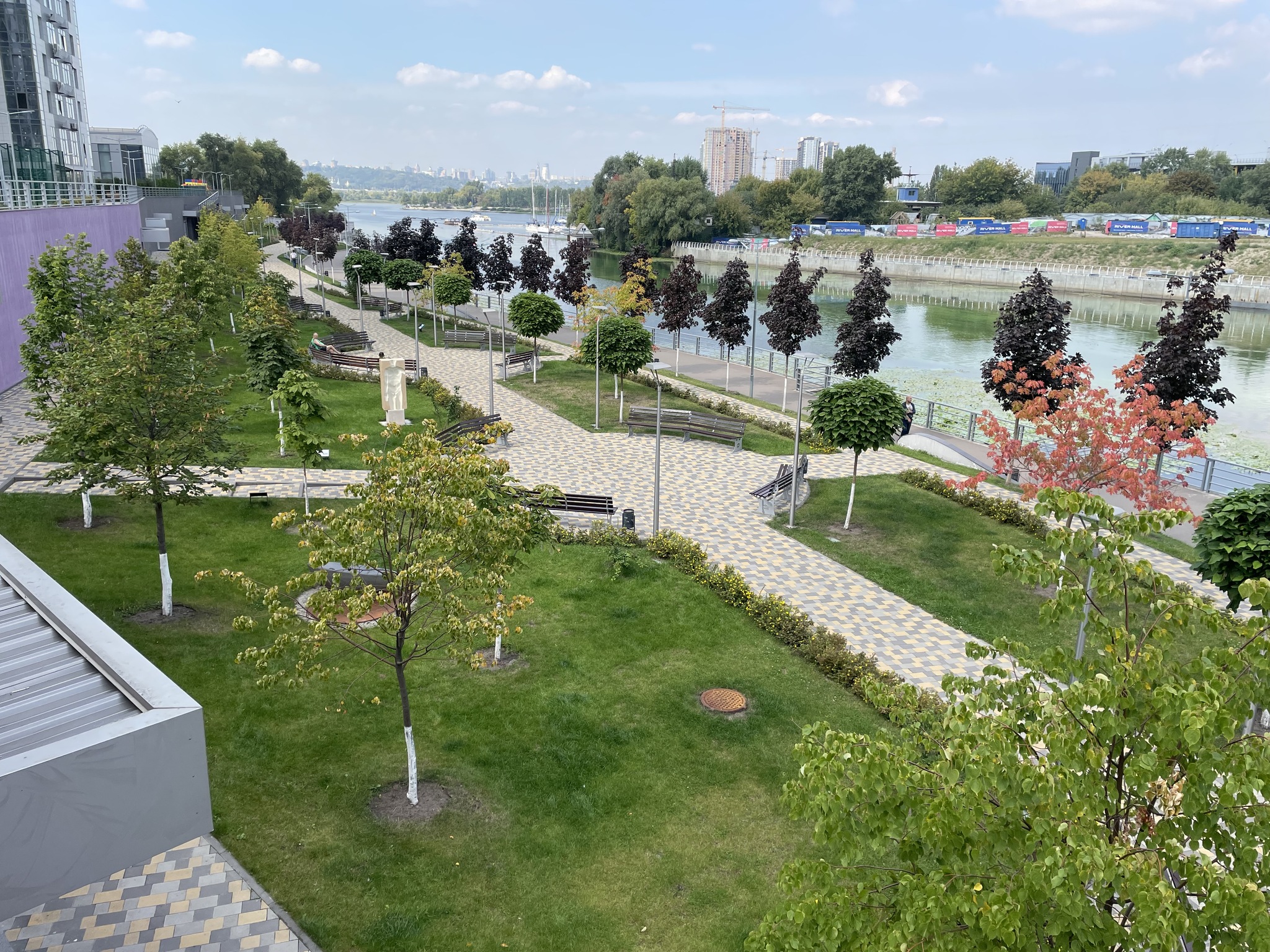 Аренда 3-комнатной квартиры 112 м², Днепровская наб., 14Б