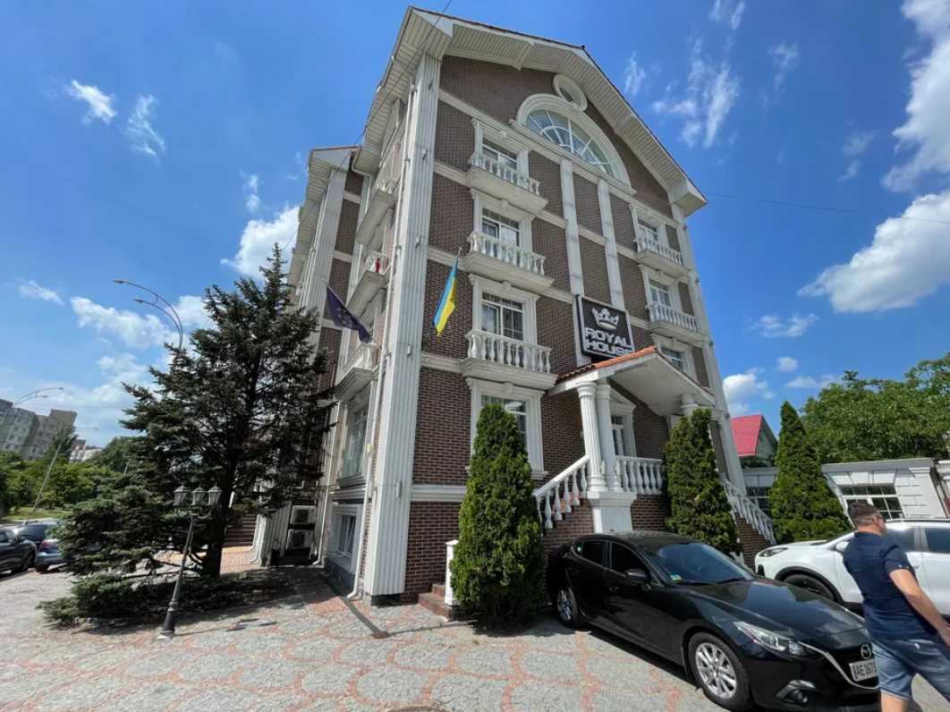 Оренда іншого торгівельного приміщення 674 м², Михайла Максимовича вул., 24