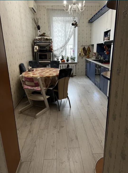 Продажа 3-комнатной квартиры 81 м², Хмельницкого Богдана ул.