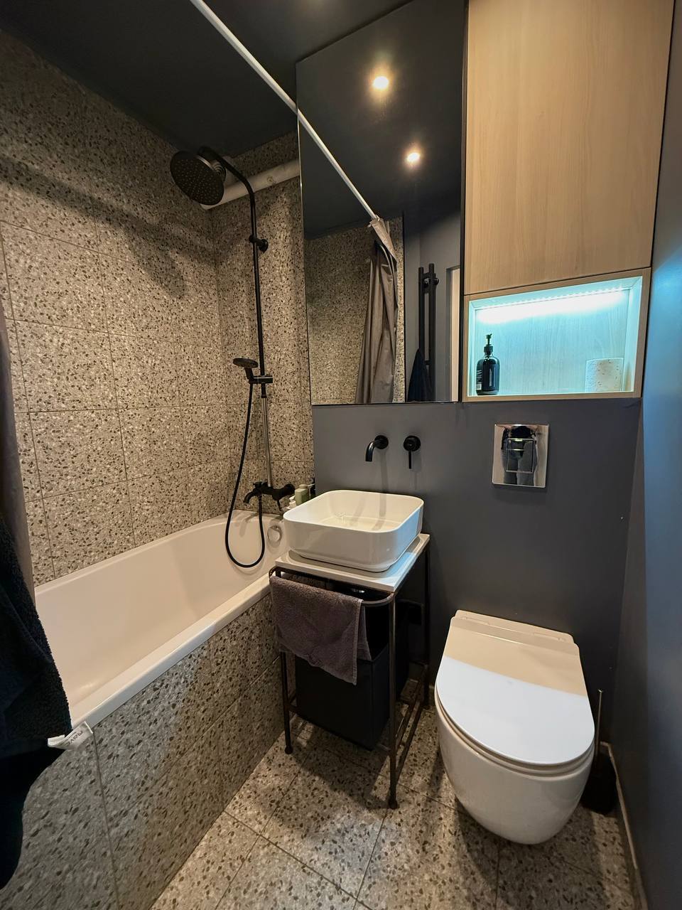 Продажа 2-комнатной квартиры 42 м², Василия Жуковского ул.