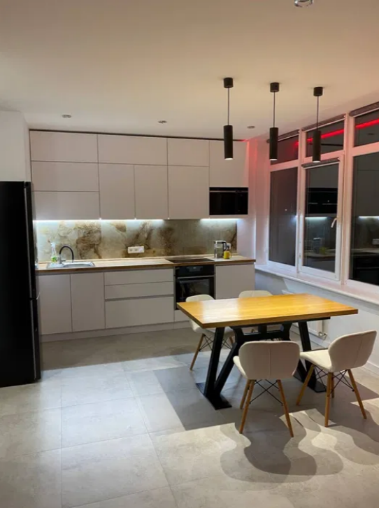 Продаж 1-кімнатної квартири 43 м², Басейна вул.