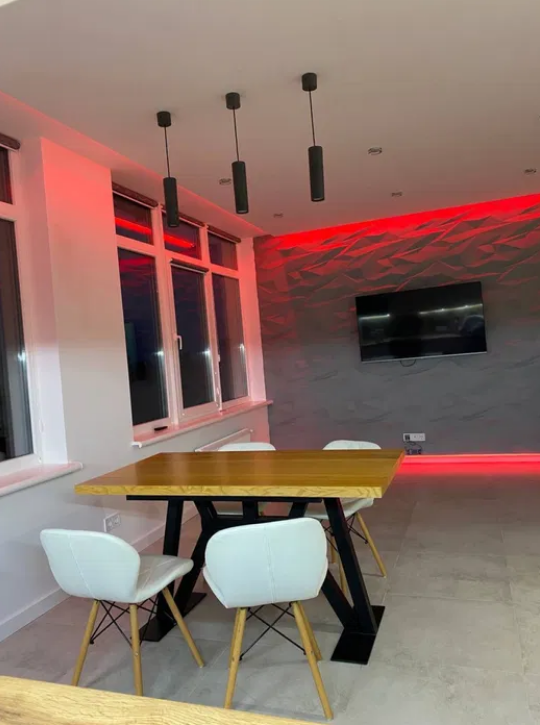 Продаж 1-кімнатної квартири 43 м², Басейна вул.