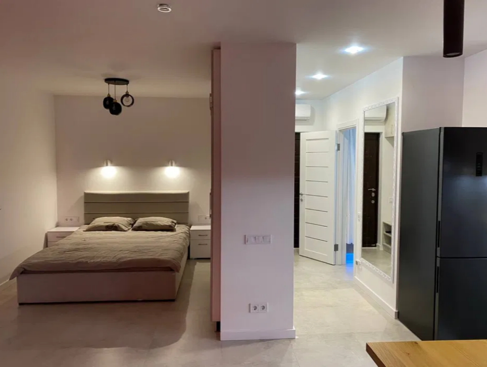 Продаж 1-кімнатної квартири 43 м², Басейна вул.