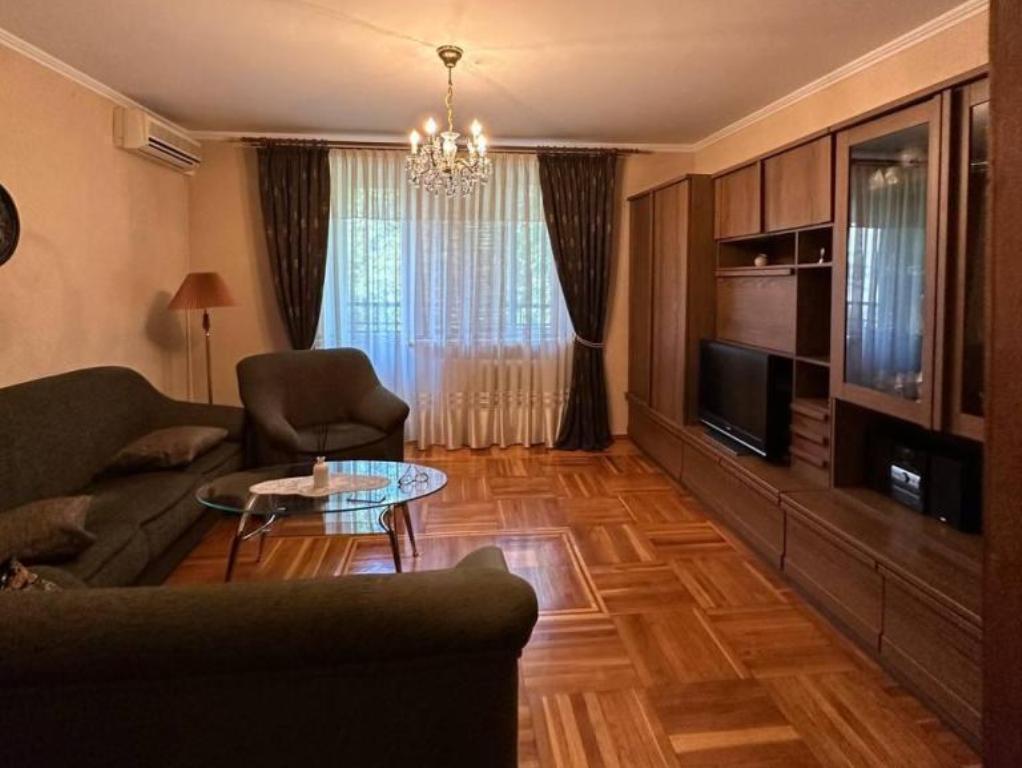Продажа 4-комнатной квартиры 80 м², Ильфа и Петрова ул., 8/1