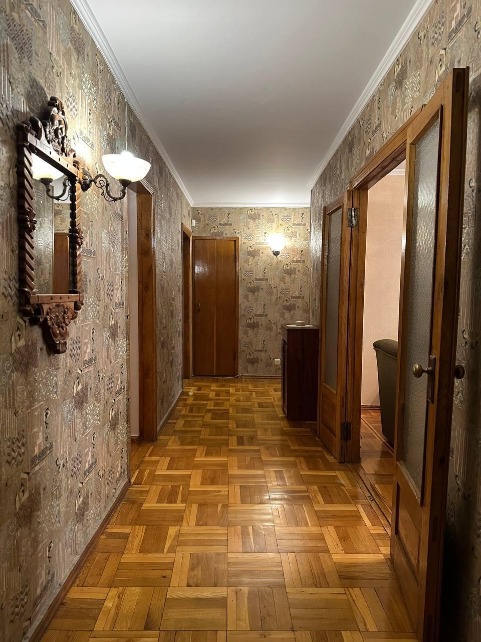 Продажа 4-комнатной квартиры 80 м², Ильфа и Петрова ул., 8/1