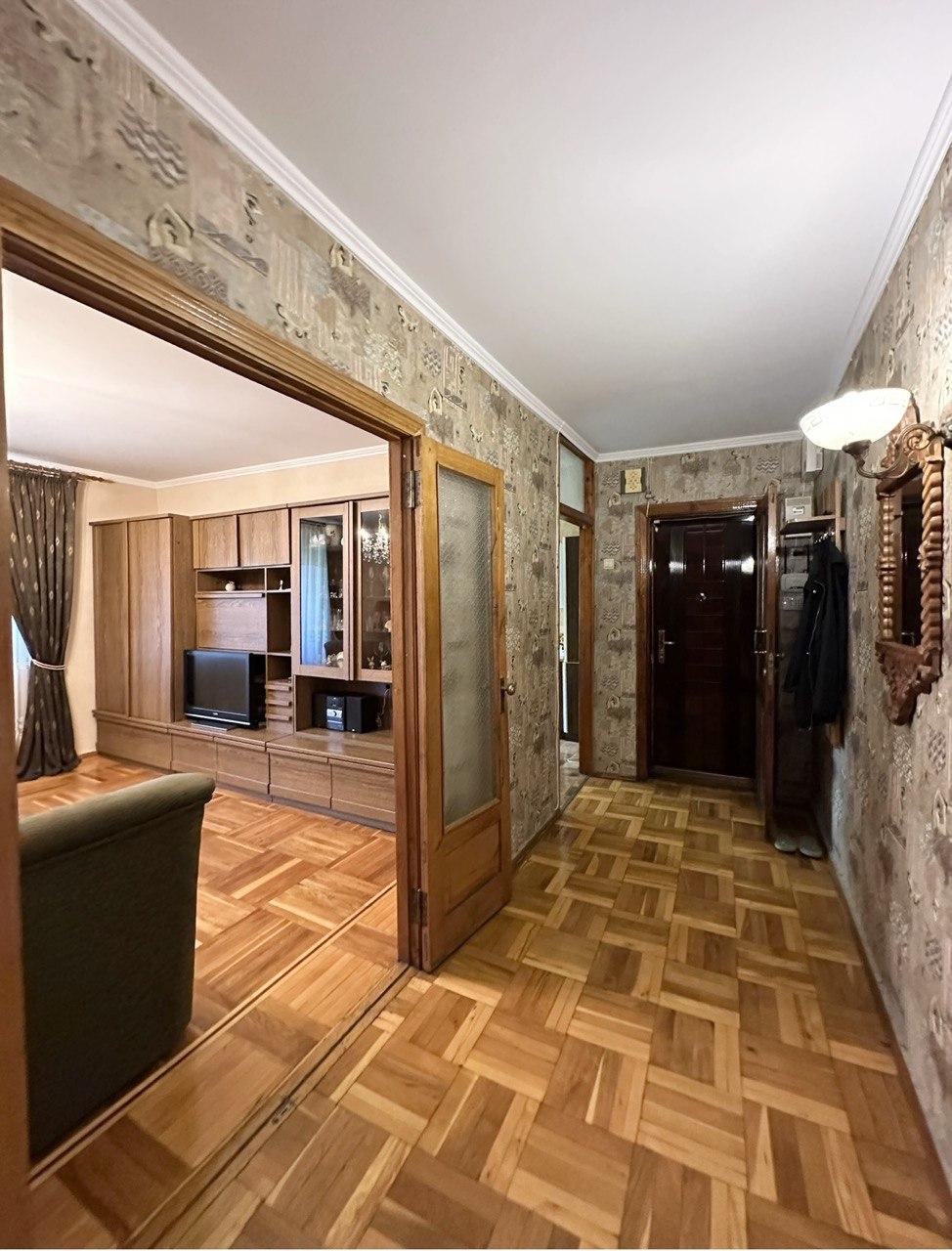 Продажа 4-комнатной квартиры 80 м², Ильфа и Петрова ул., 8/1