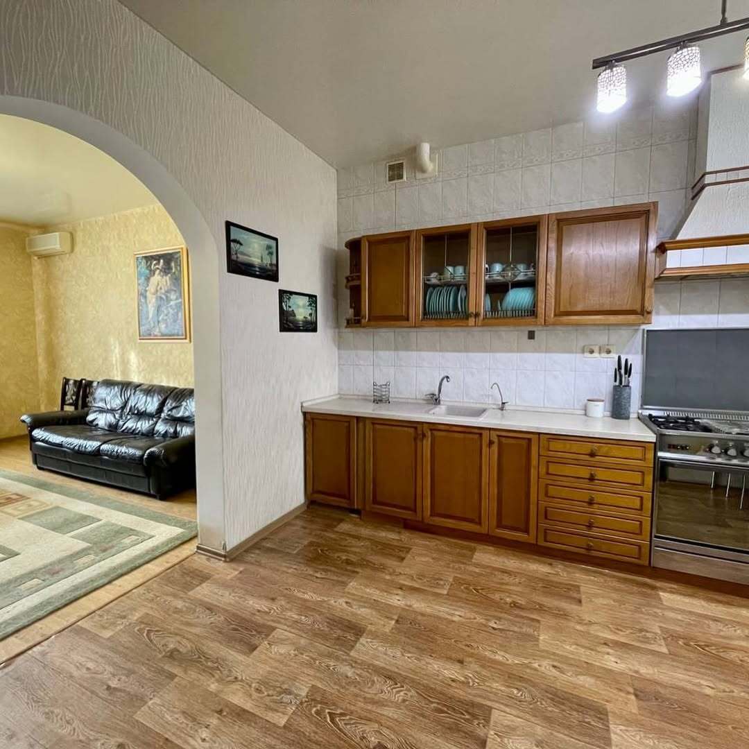 Аренда дома 280 м², Владимира Моссаковского ул.