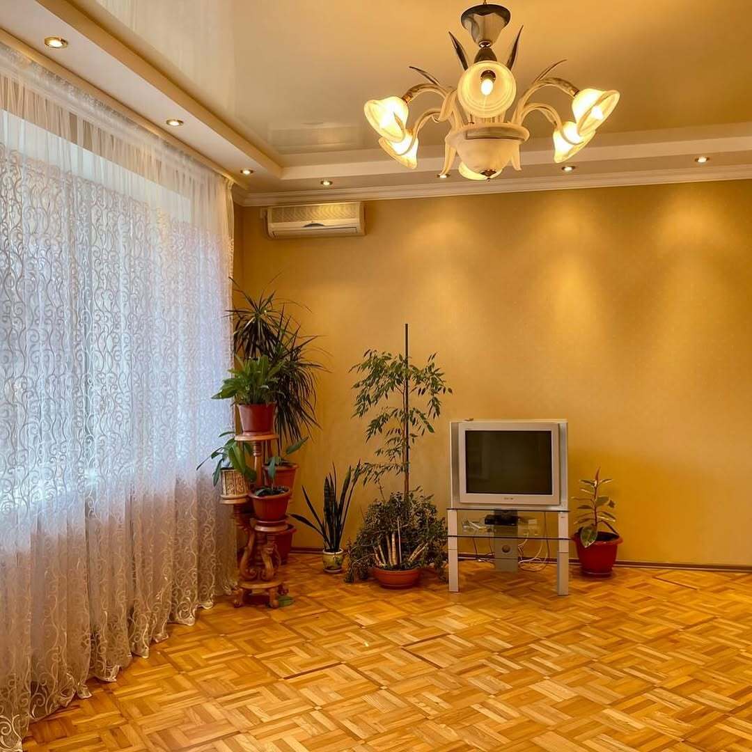 Аренда дома 280 м², Владимира Моссаковского ул.