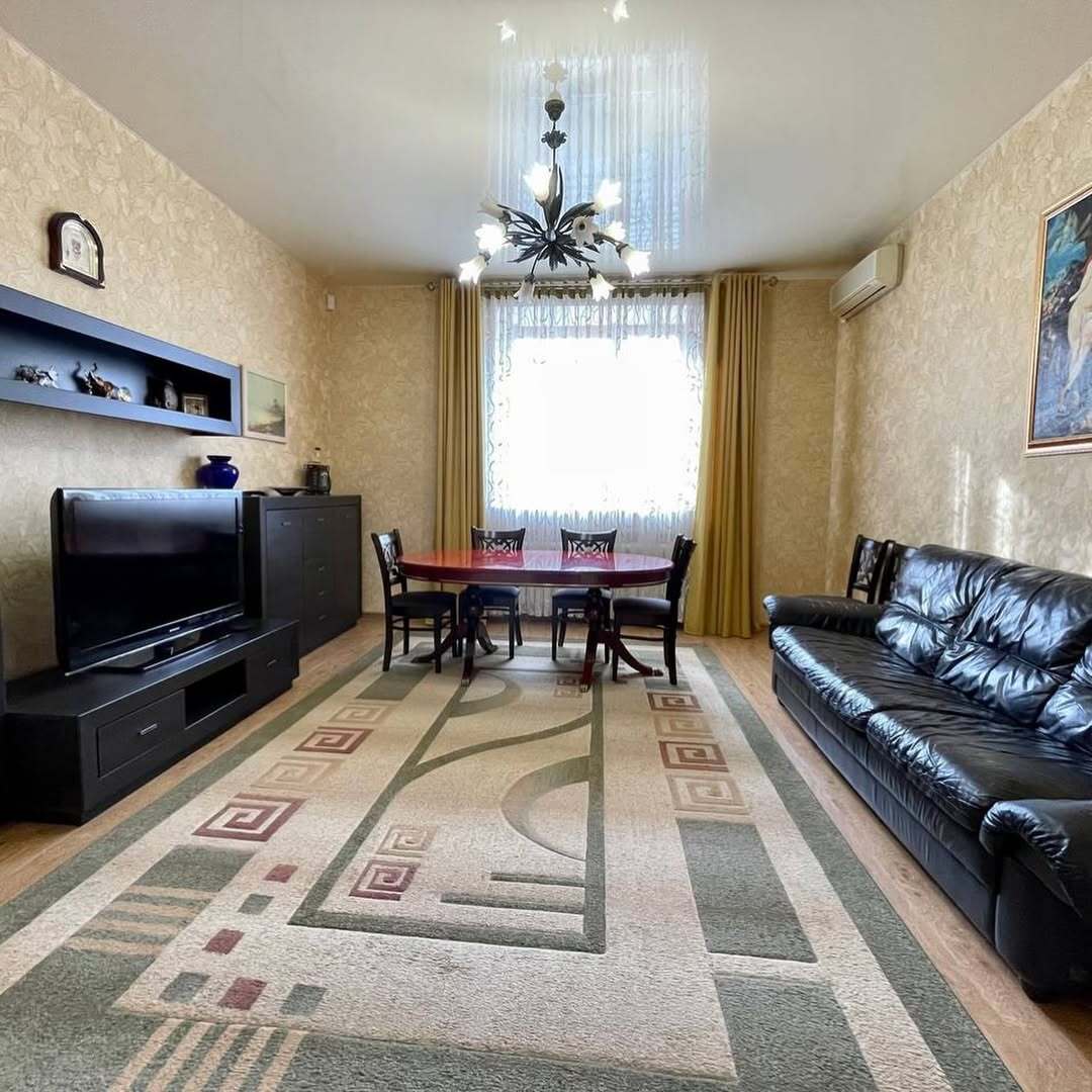 Аренда дома 280 м², Владимира Моссаковского ул.