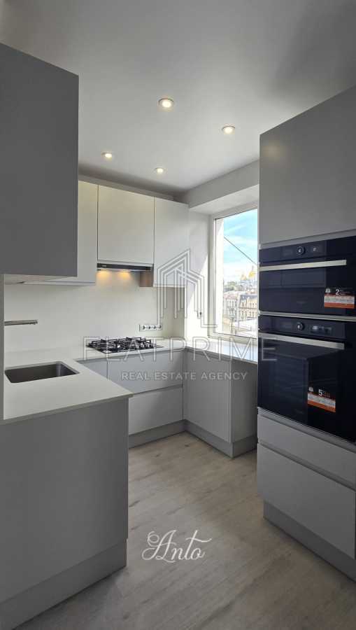 Продажа 2-комнатной квартиры 78 м², Малая Житомирская ул., 10