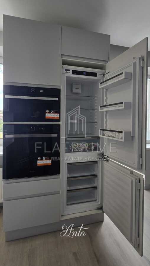 Продажа 2-комнатной квартиры 78 м², Малая Житомирская ул., 10