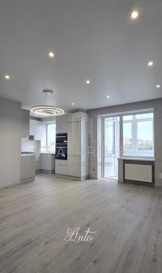 Продажа 2-комнатной квартиры 78 м², Малая Житомирская ул., 10