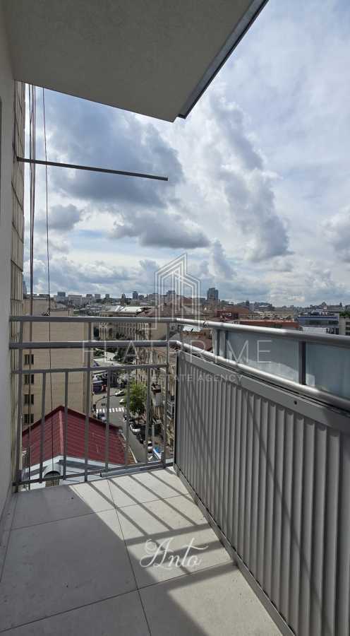 Продажа 2-комнатной квартиры 78 м², Малая Житомирская ул., 10