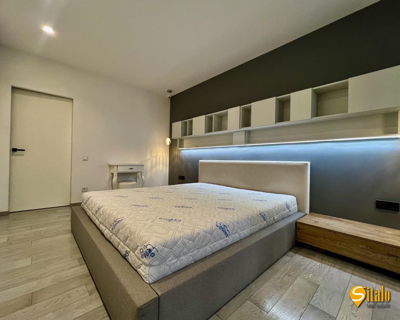Продаж 2-кімнатної квартири 60 м², Центральна вул., 21А